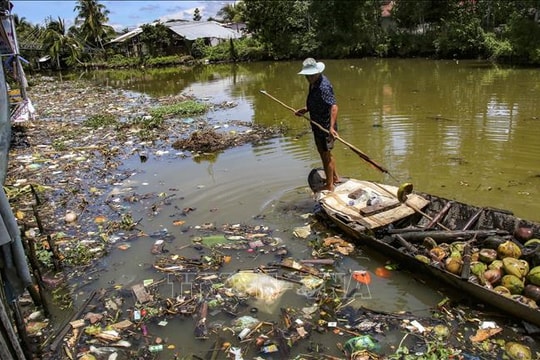 Thủ tướng chỉ thị tăng cường kiểm soát ô nhiễm môi trường nước trên các lưu vực sông