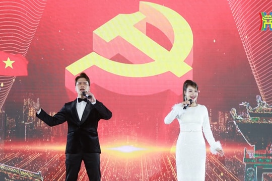 Chương trình nghệ thuật 'Mùa Xuân đỏ' sử dụng công nghệ trình diễn tiên tiến nhất