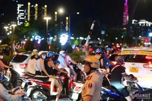 Điều chỉnh giao thông TPHCM phục vụ bắn pháo đón giao thừa Tết Ất Tỵ 2025