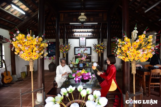 Huế hoài cổ trong sắc màu hoa giấy Thanh Tiên