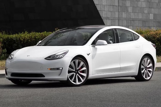 Xe điện Tesla Model 3 giá rẻ đã qua sử dụng: Lựa chọn lý tưởng cho người mua lần đầu