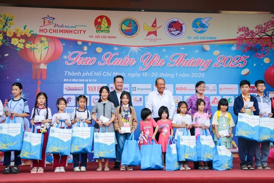Mang xuân yêu thương đến với hơn 3.000 trẻ em có hoàn cảnh khó khăn