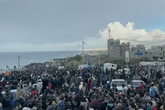 Israel ngăn chặn người dân trở về nhà ở Gaza và Lebanon, nhiều người thiệt mạng