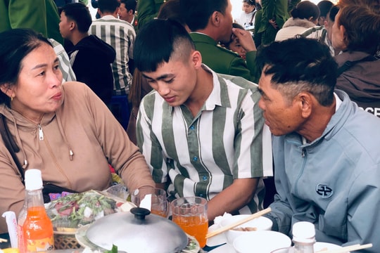 Gia Lai: Bữa cơm đoàn viên đặc biệt và ước mong ngày đoàn tụ