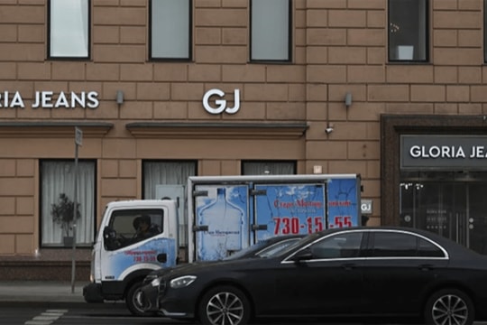 Nhà sản xuất quần áo lớn nhất Nga đóng cửa nhiều nhà máy