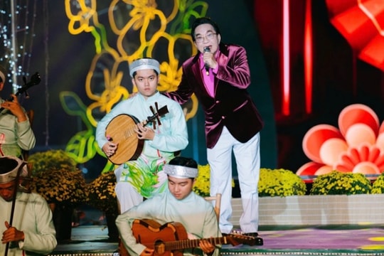 Đặc sắc chương trình đờn ca tài tử 'Bến Bình Đông - Mùa xuân khát vọng'