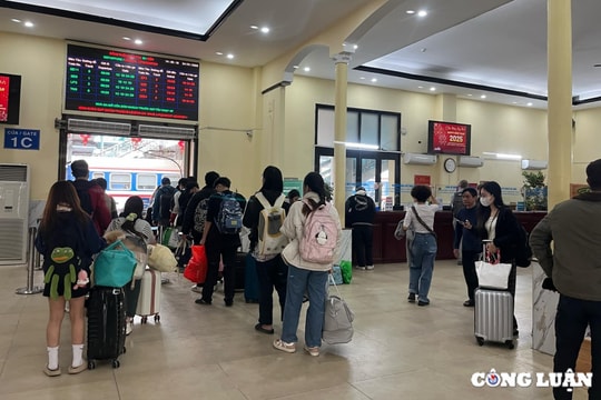 Đường sắt duy trì chạy nhiều đoàn tàu khách xuyên Tết Nguyên đán 2025