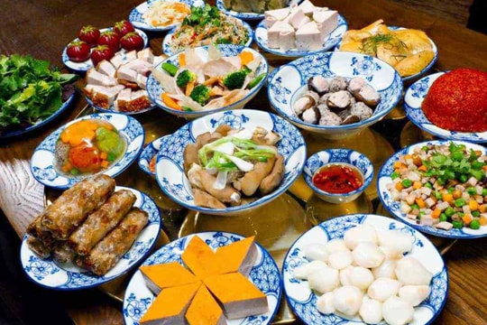 Mâm cỗ cúng sáng Mùng 1 Tết bao gồm những món gì?