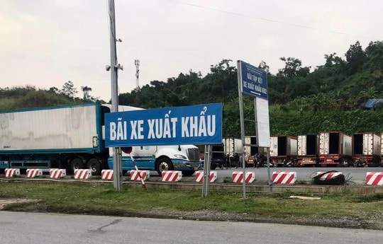Xuất nhập khẩu qua cửa khẩu quốc tế Lào Cai tăng mạnh