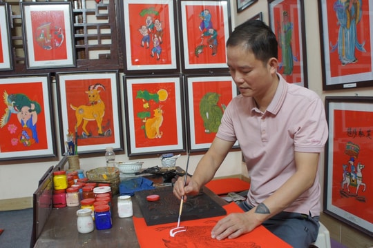 Tranh Tết trở lại trong nhà Việt