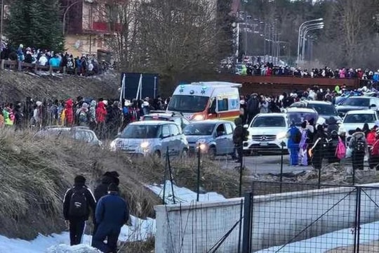 Khu trượt tuyết Ý hỗn loạn vì tràn ngập 10.000 du khách TikTok