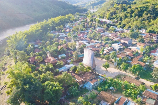 Kon Tum: Khám phá ngôi làng cổ của người Ba Na bên dòng sông chảy ngược