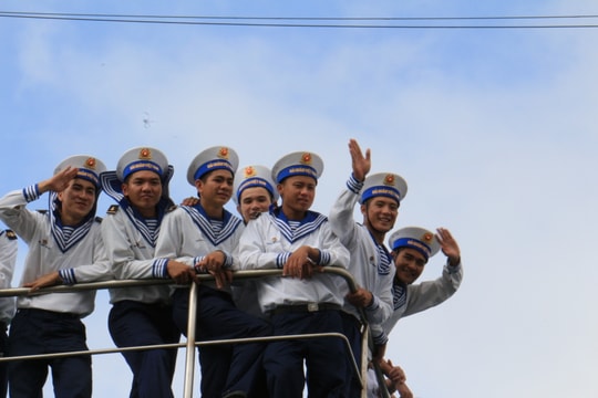 Du xuân miền biển đảo