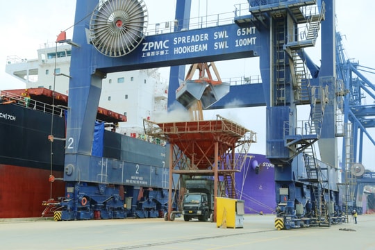 Quảng Ninh: Cảng CICT Cái Lân nhộn nhịp đầu năm mới với 139.000 tấn hàng hóa được bốc xếp