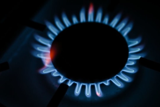 Giá khí đốt châu Âu lại tăng vọt