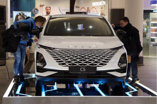 Nga âm thầm áp thuế thương mại lên ô tô nhập khẩu từ Trung Quốc