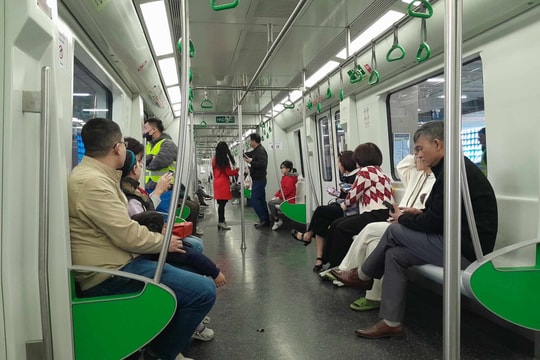 Tết Nguyên đán 2025, hai tuyến đường sắt đô thị Hà Nội phục vụ gần 75.000 khách