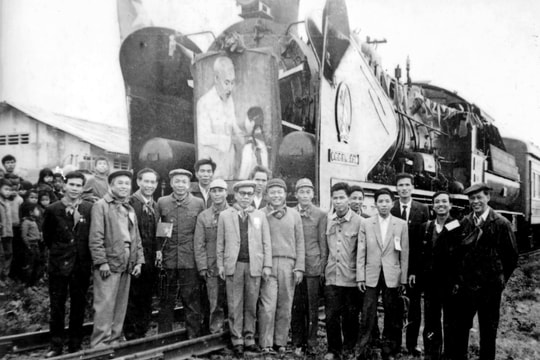 95 mùa xuân, ơn Đảng, ơn Bác Hồ!