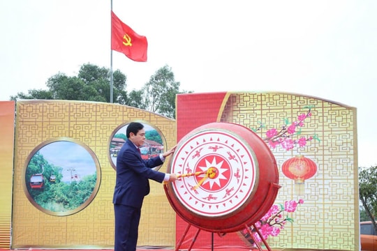 Khai hội chùa Hương Tích: Quảng bá di sản, phát huy văn hóa Hà Tĩnh