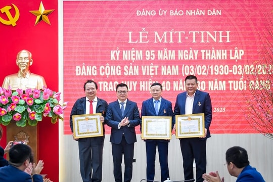 Báo Nhân Dân tổ chức mít-tinh kỷ niệm 95 năm Ngày thành lập Đảng