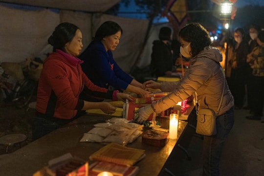 Độc lạ phiên chợ âm dương “huyền bí” xứ Kinh Bắc