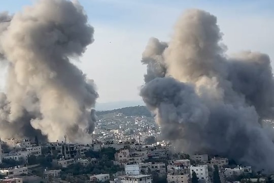 Quân đội Israel phá hủy nhiều tòa nhà trong trại tị nạn ở Bờ Tây