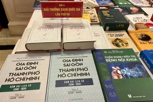Bộ VHTT&DL đề xuất tổ chức giải thưởng văn học cấp quốc gia