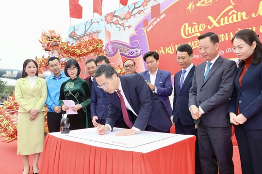 Quảng Ninh: Khai bút đầu xuân Ất Tỵ năm 2025, khơi gợi tinh thần hiếu học