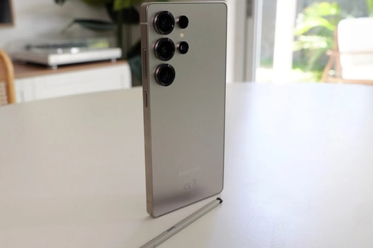 Tháo rời Galaxy S25 Ultra: Tiết lộ về bút S Pen Bluetooth và các chi tiết thú vị khác
