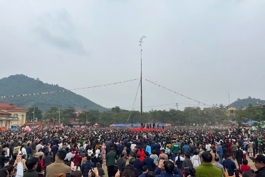 Tưng bừng ngày hội Lồng Tông, rước lộc đầu năm trên đất Tuyên Quang