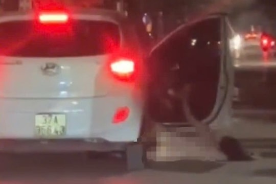 Xử phạt hành chính nam tài xế để người phụ nữ rơi khỏi ô tô đang chạy
