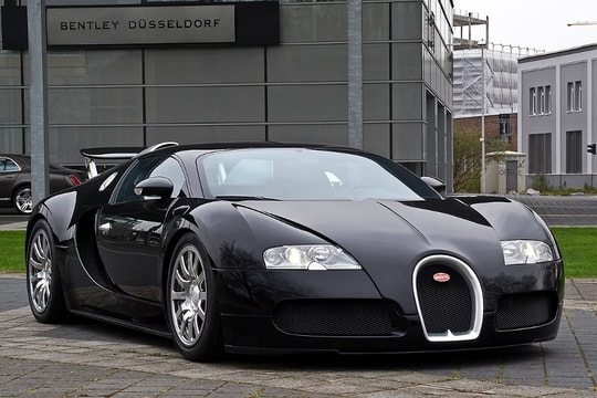 Tại sao một lần thay dầu cho Bugatti Veyron lại lên tới 25.000 USD?
