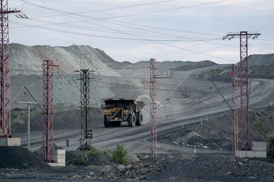 Tổng thống Mỹ muốn Ukraine đổi đất hiếm lấy viện trợ quân sự