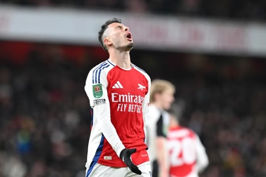 Arsenal gục ngã trước Newcastle, chấm dứt giấc mơ Cúp Liên Đoàn