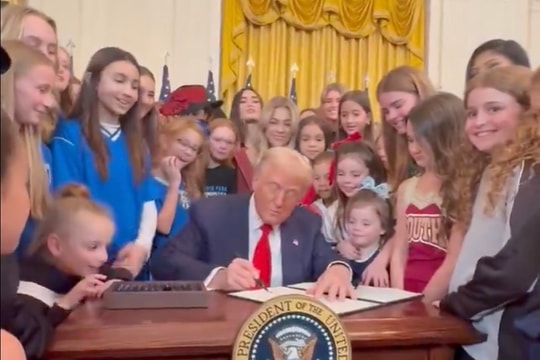 Mỹ cấm các vận động viên chuyển giới tham gia các môn thể thao dành cho nữ