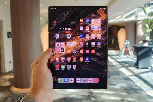 Samsung Galaxy G Fold: Hé lộ điện thoại màn hình gập ba đột phá sắp ra mắt