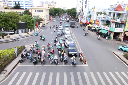 Hơn 1 tháng áp dụng Nghị định 168: Giao thông TP HCM chuyển biến tích cực 