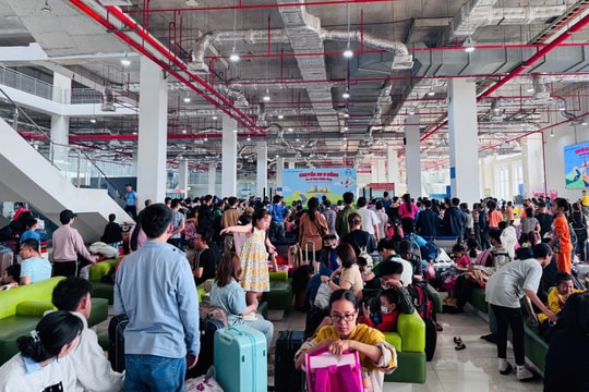 TP HCM: Các bến xe khách liên tỉnh vận chuyển 917.365 hành khách dịp Tết