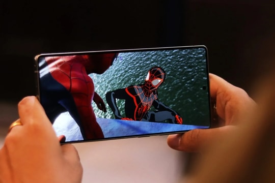 Galaxy S25 Ultra đánh bại iPhone 16 Pro Max trong bài kiểm tra tốc độ