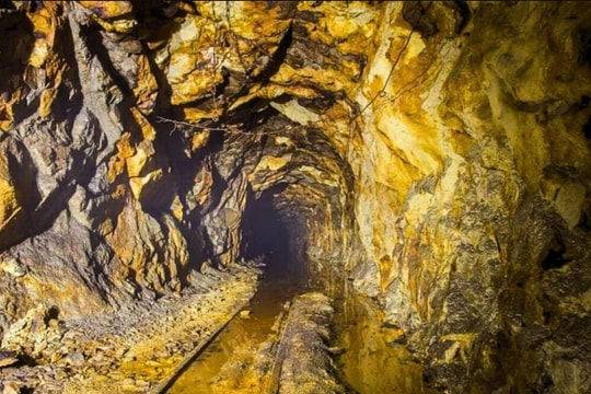 Trung Quốc phát hiện mỏ vàng nhiều đến mức có thể nhìn rõ bằng mắt thường