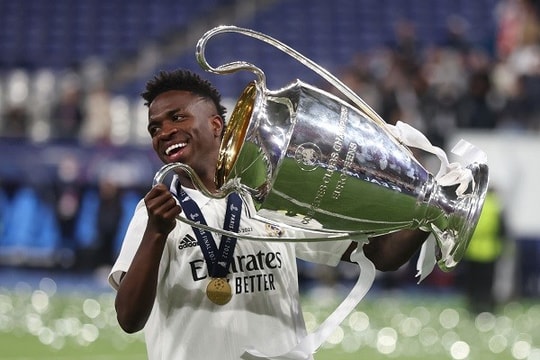 Vinicius từ chối gia hạn với Real Madrid