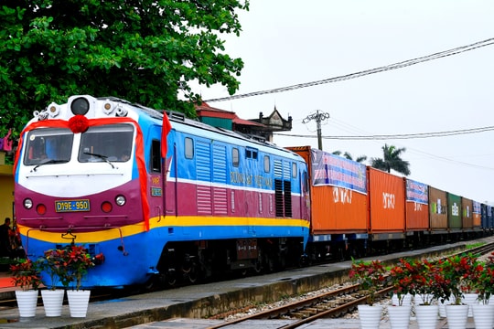 Đường sắt Lào Cai - Hà Nội - Hải Phòng sẽ đáp ứng nhu cầu vận tải chất lượng cao