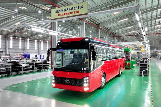Thaco khánh thành dây chuyền sản xuất và ra mắt loạt xe tải, xe bus mới
