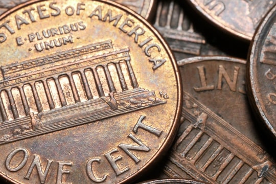 Ông Trump ra lệnh ngừng đúc đồng xu một cent để cắt giảm chi phí