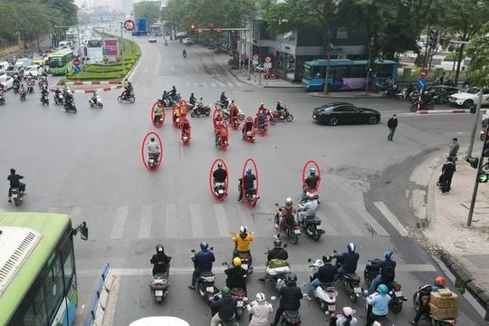 RUBIK 360: Thành phố Hà Nội nên cân nhắc thời điểm tăng mức xử phạm vi phạm giao thông