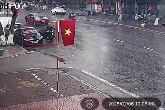 Tài xế mở cửa ô tô đột ngột gây tai nạn cho người đi xe máy bị xử lý