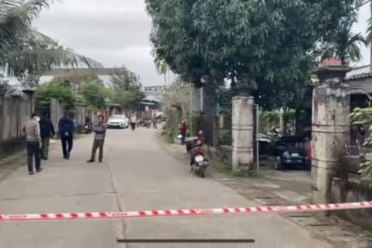 Chồng tạt xăng lên người vợ bén lửa gây cháy dẫn đến tử vong