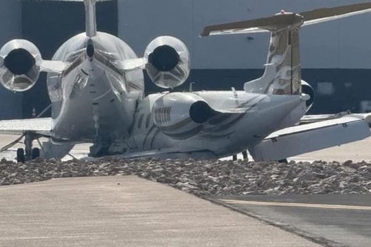 Máy bay gây tai nạn khi trượt khỏi đường băng Mỹ, 5 người thương vong