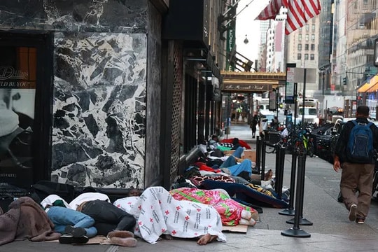 Elon Musk: Hàng chục triệu USD tiền khách sạn được chi cho người nhập cư bất hợp pháp