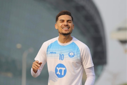 Tiền vệ gốc Brazil xin nhập tịch Việt Nam là ai?